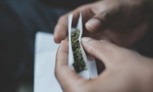 Denver zatwierdza pierwszą w państwie ustawę umożliwiającą korzystanie z marihuany w barach i restauracjach, GrubyLoL.com